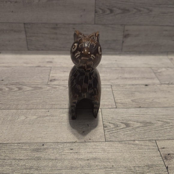 Kenyan Soapstone Bunny Figurine Hand Carved Etched 5" - Picture 2 of 8